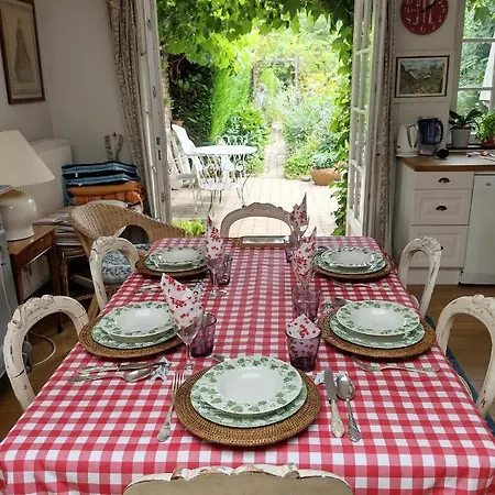 L Heure Bleue Bed & Breakfast *