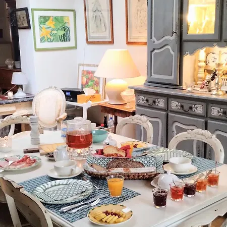 Bed & Breakfast L Heure Bleue Wezembeek-Oppem
